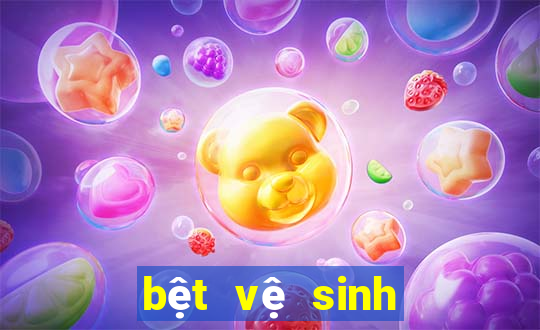 bệt vệ sinh có vòi rửa