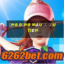 Ứng dụng Màu đỏ đầu tiên