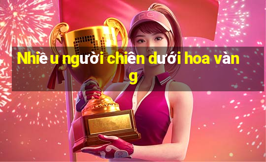 Nhiều người chiên dưới hoa vàng