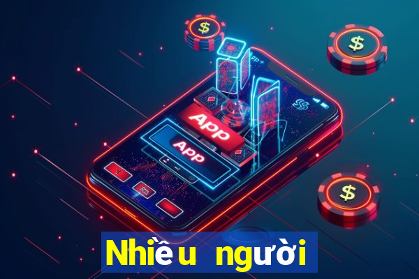 Nhiều người chiên dưới hoa vàng